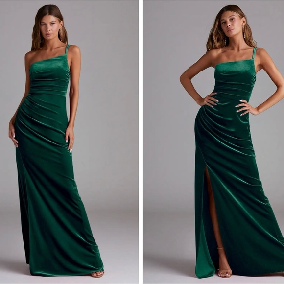 Azazie Dresses & Skirts - Azazie Eren Emerald Velvet Dress